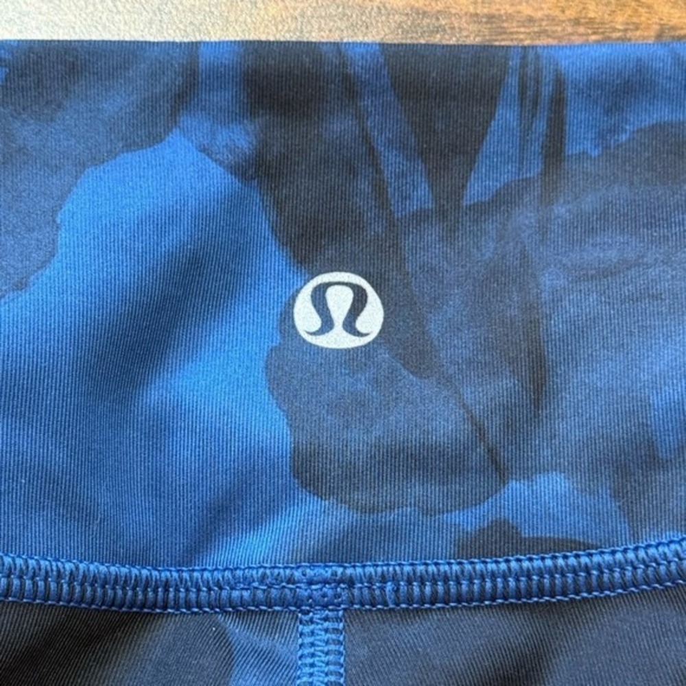 LULULEMON Wunder Under Crops Inky Floral Print size 6 - Picture 6 of 7